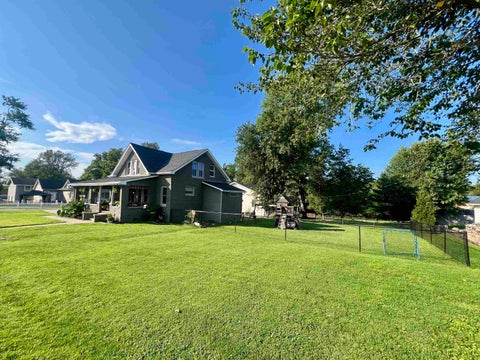 Tiny photo for 1207 Walnut Street, Flatwoods, KY 41139 (MLS # 61114)