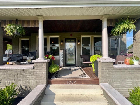 Tiny photo for 1207 Walnut Street, Flatwoods, KY 41139 (MLS # 61114)