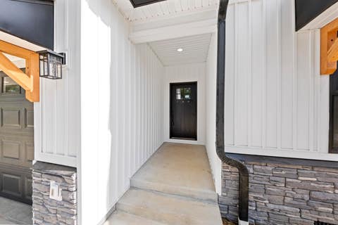 Tiny photo for 409 Poplar Street, Flatwoods, KY 41139 (MLS # 61079)