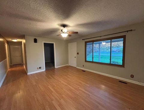 Tiny photo for 559 Northwood Avenue Ave, Franklin Furnace, OH 45629 (MLS # 59609)