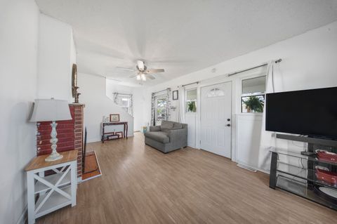 Tiny photo for 429 4th Avenue, Worthington, KY 41183 (MLS # 60498)