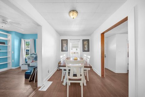 Tiny photo for 429 4th Avenue, Worthington, KY 41183 (MLS # 60498)