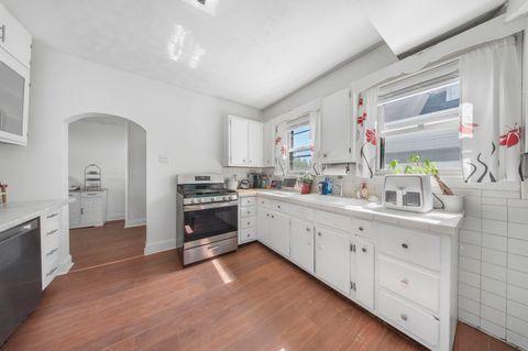 Tiny photo for 429 4th Avenue, Worthington, KY 41183 (MLS # 60498)