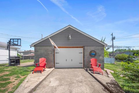 Tiny photo for 429 4th Avenue, Worthington, KY 41183 (MLS # 60498)