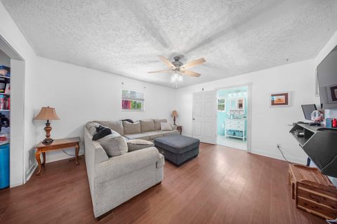 Tiny photo for 429 4th Avenue, Worthington, KY 41183 (MLS # 60498)