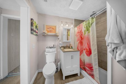 Tiny photo for 429 4th Avenue, Worthington, KY 41183 (MLS # 60498)