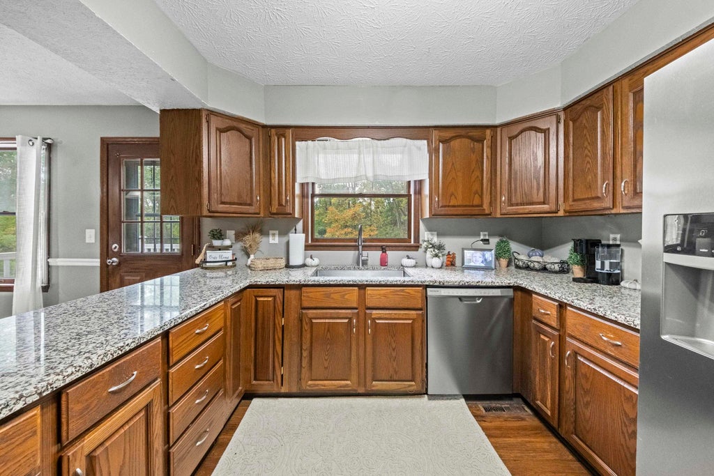 Photo of 138 Mount Savage Drive DR, Ashland, KY 41101 (MLS # 61454)
