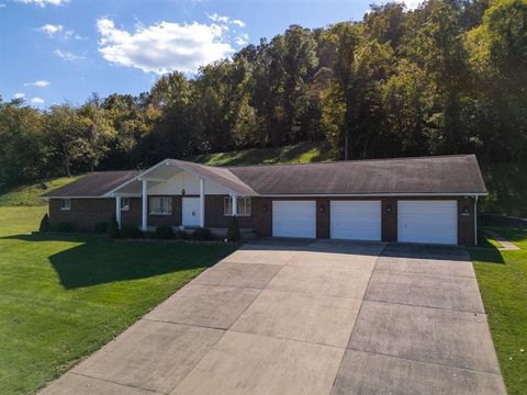 Tiny photo for 1812 Coffman Street St, Barboursville, WV 25504 (MLS # 59586)
