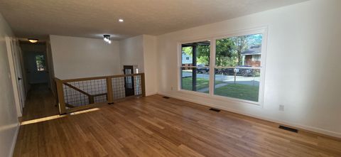 Tiny photo for 2521 W Woods Court, Ashland, KY 41102 (MLS # 59594)