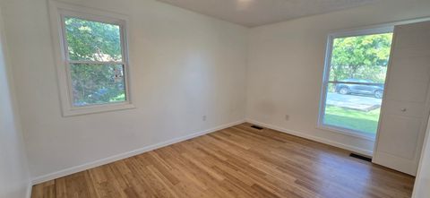 Tiny photo for 2521 W Woods Court, Ashland, KY 41102 (MLS # 59594)