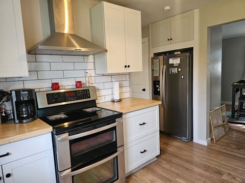 Tiny photo for 2915 Dawes Street, Ashland, KY 41101 (MLS # 60458)