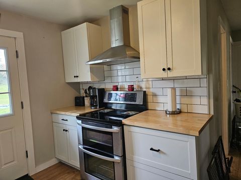 Tiny photo for 2915 Dawes Street, Ashland, KY 41101 (MLS # 60458)