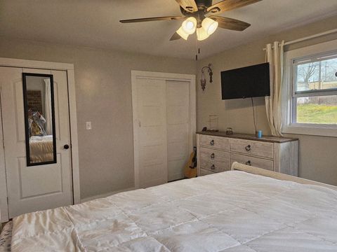 Tiny photo for 2915 Dawes Street, Ashland, KY 41101 (MLS # 60458)