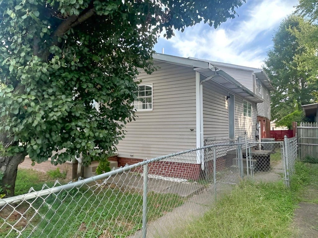 Photo of 1515 South 4th ST, Ironton, OH 45638 (MLS # 61354)