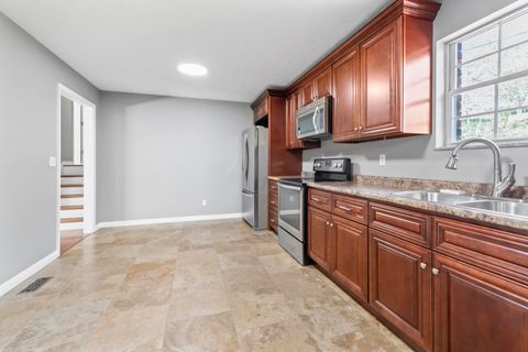Tiny photo for 1633 Rebel Road Rd, Ashland, KY 41102 (MLS # 59599)