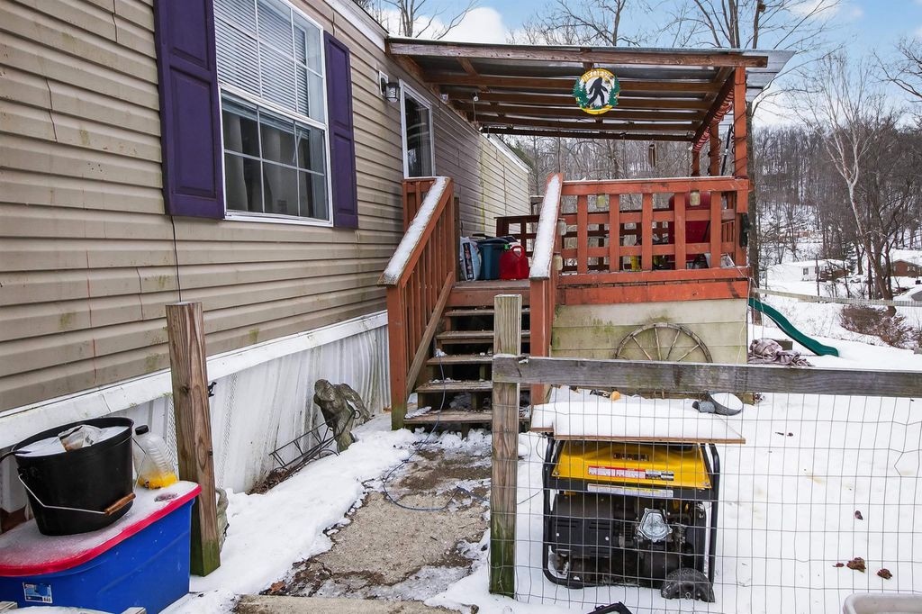 Photo of 704 Wolfpen Hollow Road, Greenup, KY 41144 (MLS # 60094)