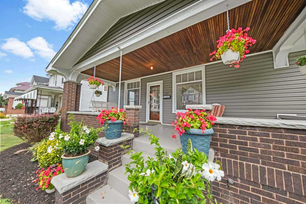 Photo of 306 Bellefonte Street, Russell, KY 41169 (MLS # 61042)