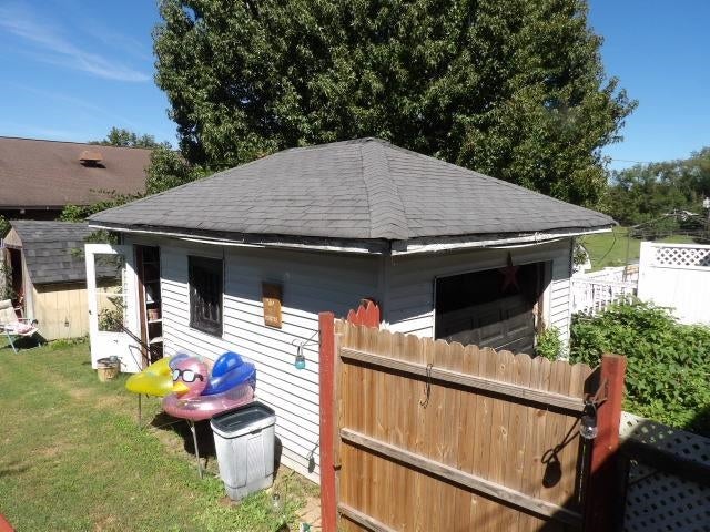 Photo of 2225 Crest Street ST, Ashland, KY 41102 (MLS # 61367)