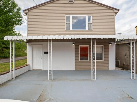 Tiny photo for 400 Crump Street, Raceland, KY 41169 (MLS # 60445)