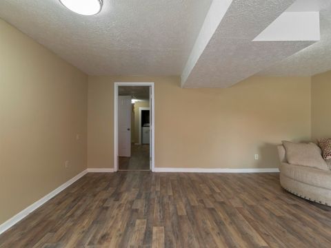 Tiny photo for 400 Crump Street, Raceland, KY 41169 (MLS # 60445)