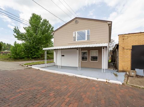 Tiny photo for 400 Crump Street, Raceland, KY 41169 (MLS # 60445)