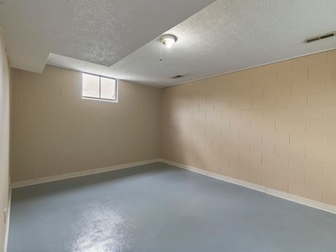 Tiny photo for 400 Crump Street, Raceland, KY 41169 (MLS # 60445)