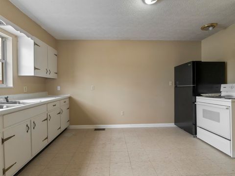 Tiny photo for 400 Crump Street, Raceland, KY 41169 (MLS # 60445)