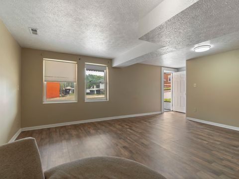 Tiny photo for 400 Crump Street, Raceland, KY 41169 (MLS # 60445)