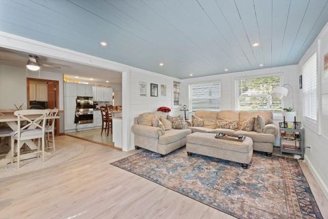 Tiny photo for 7310 Ridgeway Court, Ashland, KY 41102 (MLS # 59569)