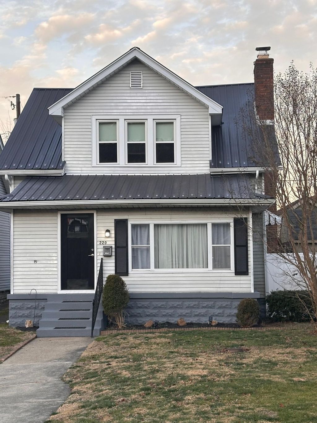 Photo of 220 Etna Street, Russell, KY 41169 (MLS # 60079)