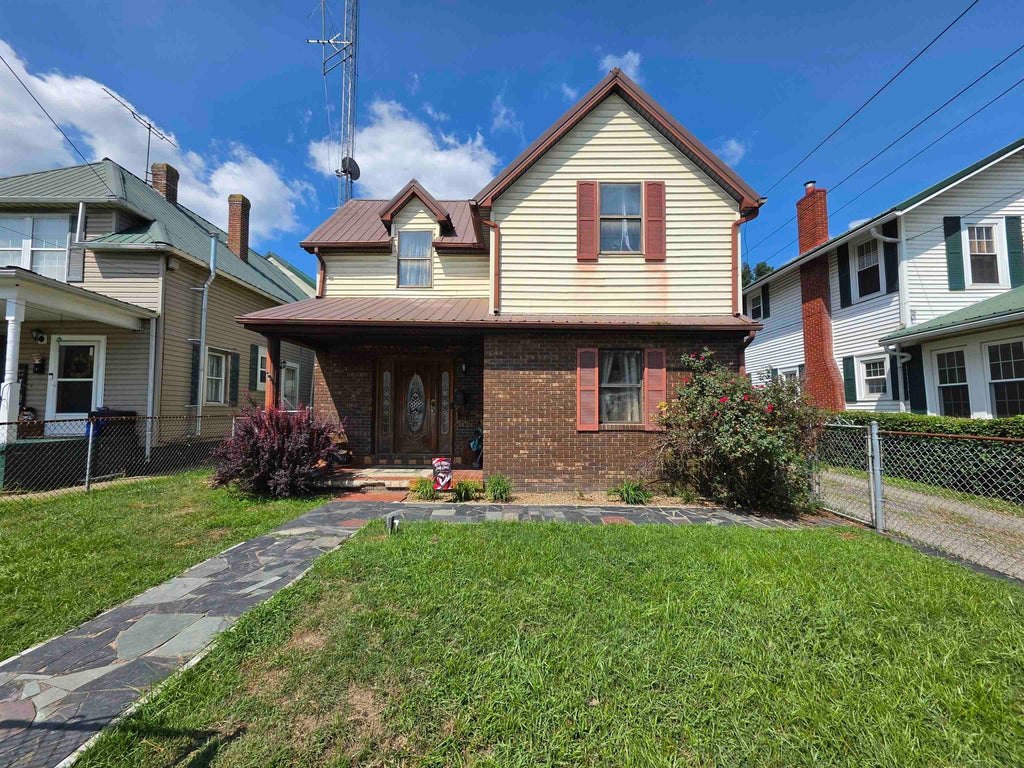 Photo of 3258 Oakland Avenue, Catlettsburg, KY 41129 (MLS # 61166)