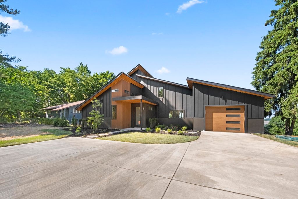 Photo of 2315 Hillcrest Road, Ashland, KY 41101 (MLS # 60708)