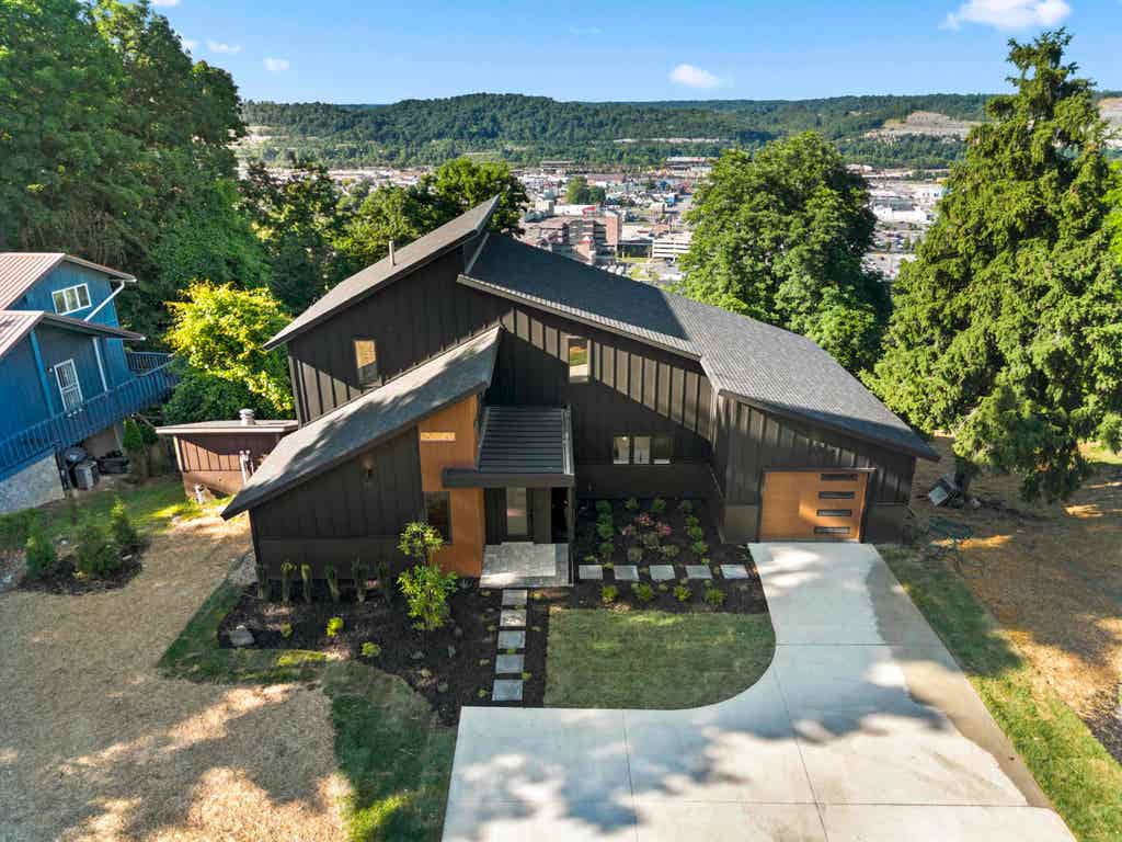 Photo of 2315 Hillcrest Road, Ashland, KY 41101 (MLS # 60708)