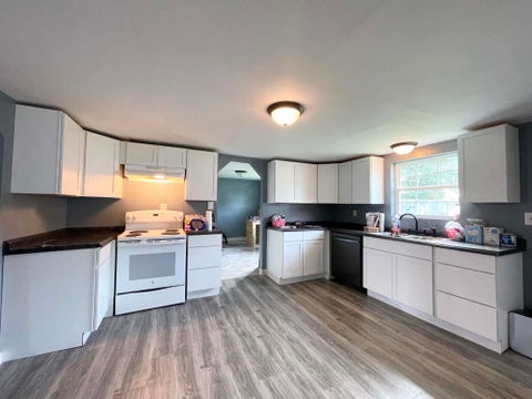 Tiny photo for 515 Hawk Street ST, Ironton, OH 45638 (MLS # 61227)