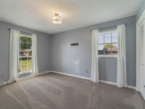 Tiny photo for 1609 Gainesway Drive, Worthington, KY 41183 (MLS # 60442)