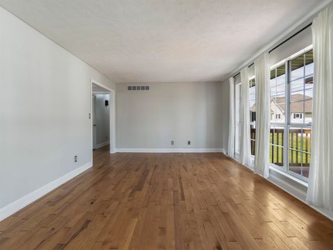 Tiny photo for 1609 Gainesway Drive, Worthington, KY 41183 (MLS # 60442)