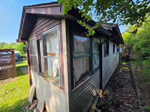 Tiny photo for 110 Southview Court, Grayson, KY 41143 (MLS # 60626)