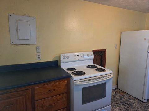 Tiny photo for 110 Southview Court, Grayson, KY 41143 (MLS # 60626)