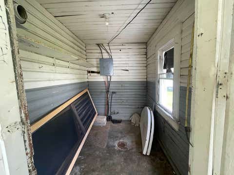 Tiny photo for 336 Ferry St. ST, Ashland, KY 41101 (MLS # 61080)