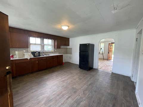 Tiny photo for 336 Ferry St. ST, Ashland, KY 41101 (MLS # 61080)