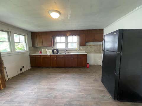 Tiny photo for 336 Ferry St. ST, Ashland, KY 41101 (MLS # 61080)