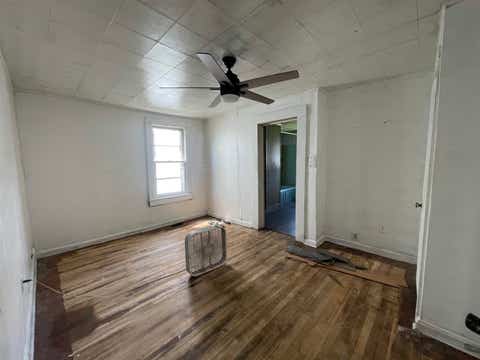Tiny photo for 336 Ferry St. ST, Ashland, KY 41101 (MLS # 61080)