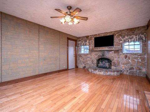 Tiny photo for 632 Apple Avenue Ave, Olive Hill, KY 41164 (MLS # 60223)