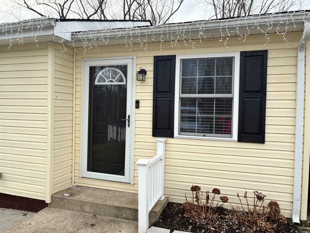 Photo of 824 Cumberland Avenue, Flatwoods, KY 41139 (MLS # 59928)