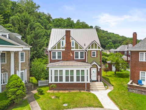Tiny photo for 825 Rogers Court, Ashland, KY 41101 (MLS # 60758)