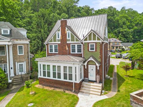 Tiny photo for 825 Rogers Court, Ashland, KY 41101 (MLS # 60758)