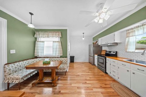 Tiny photo for 825 Rogers Court, Ashland, KY 41101 (MLS # 60758)