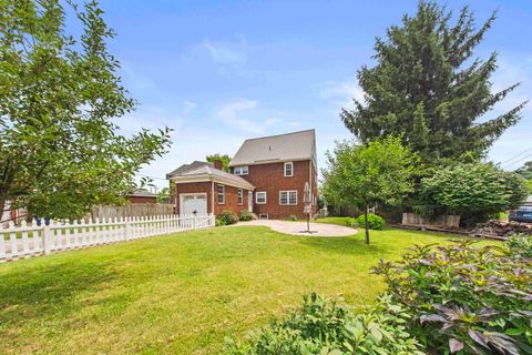 Tiny photo for 825 Rogers Court, Ashland, KY 41101 (MLS # 60758)