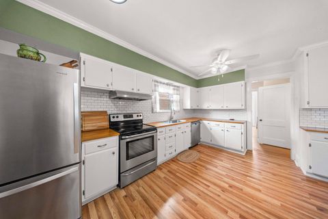 Tiny photo for 825 Rogers Court, Ashland, KY 41101 (MLS # 60758)