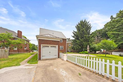 Tiny photo for 825 Rogers Court, Ashland, KY 41101 (MLS # 60758)